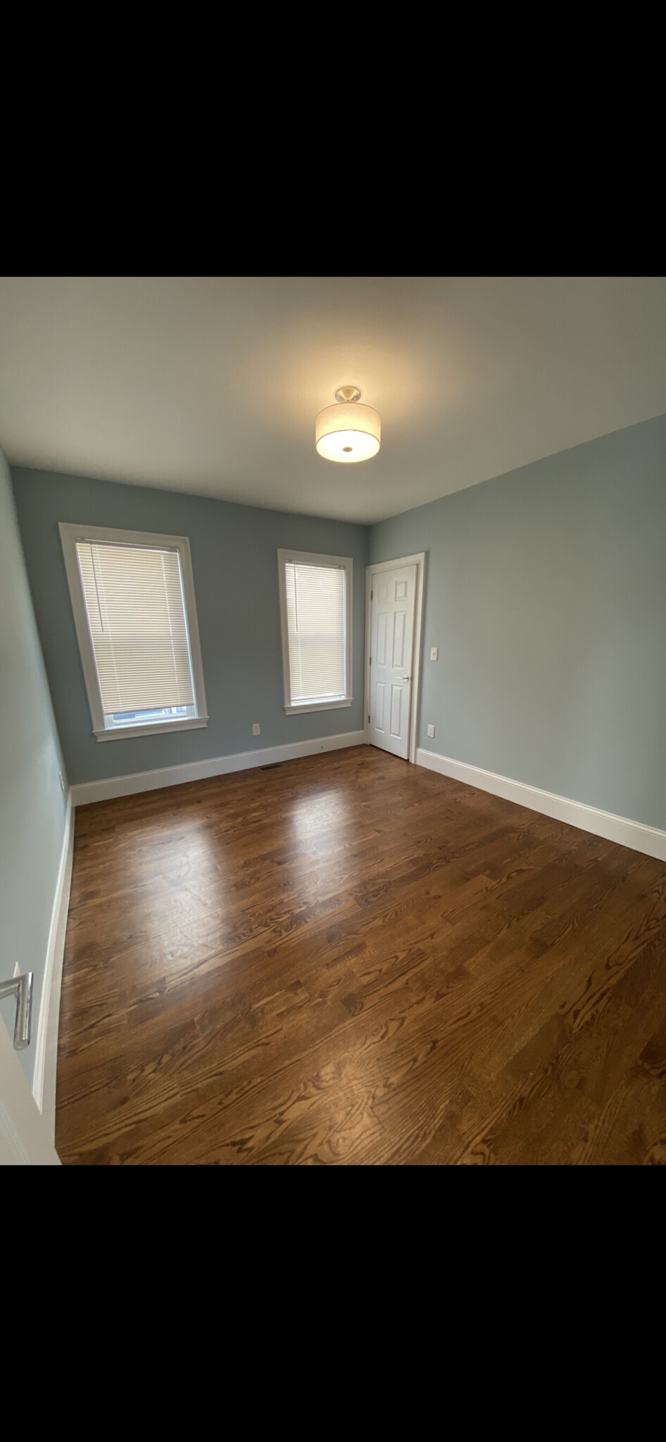 3 5 Hamilton Rd, Davis Square