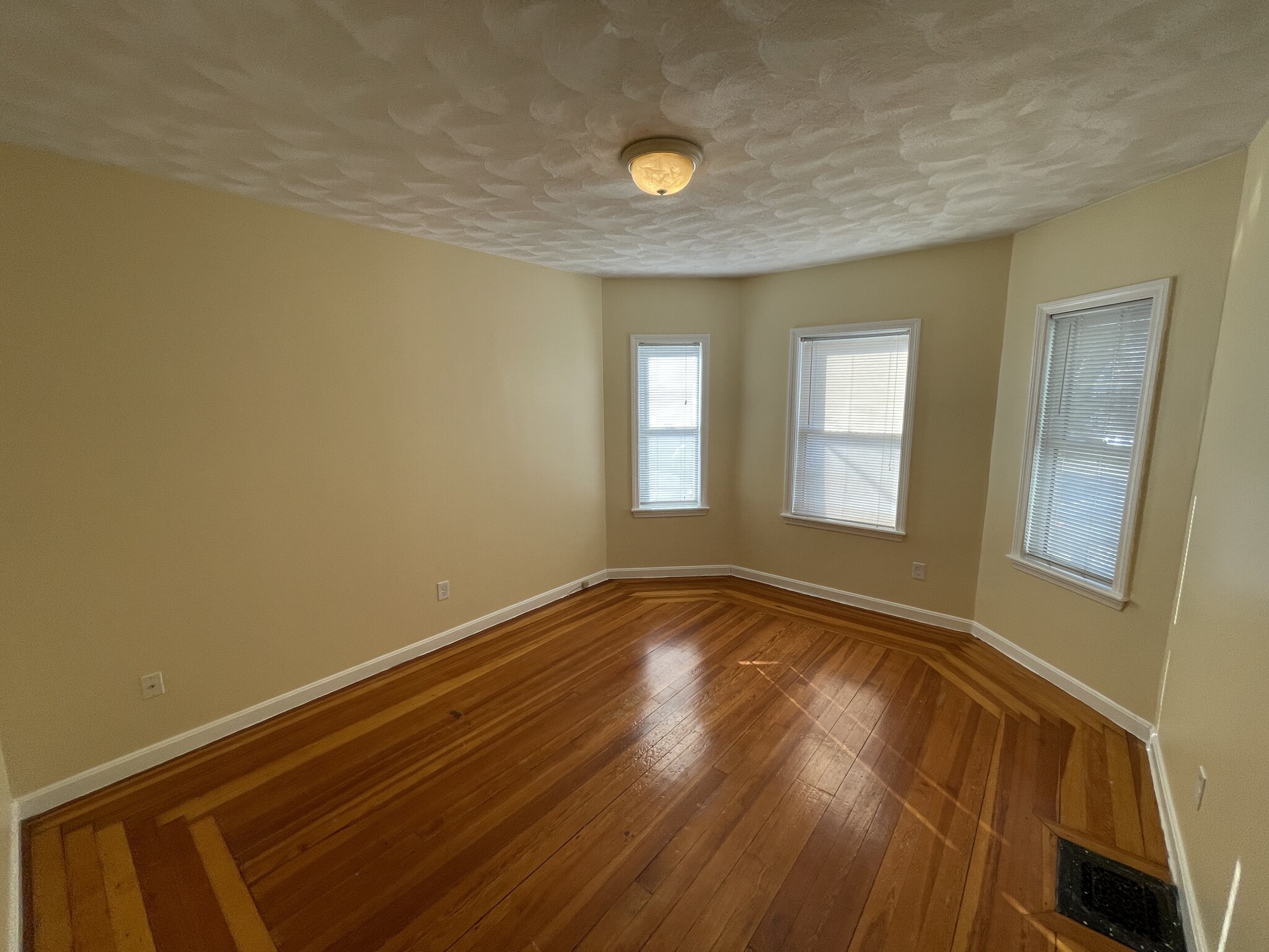 225 Holland St, Davis Square