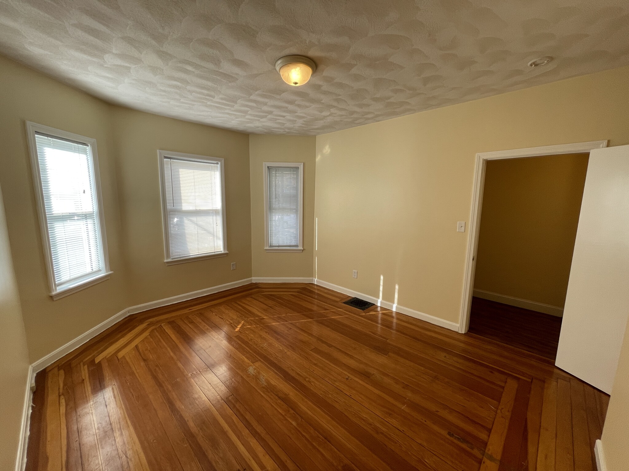 225 Holland St, Davis Square