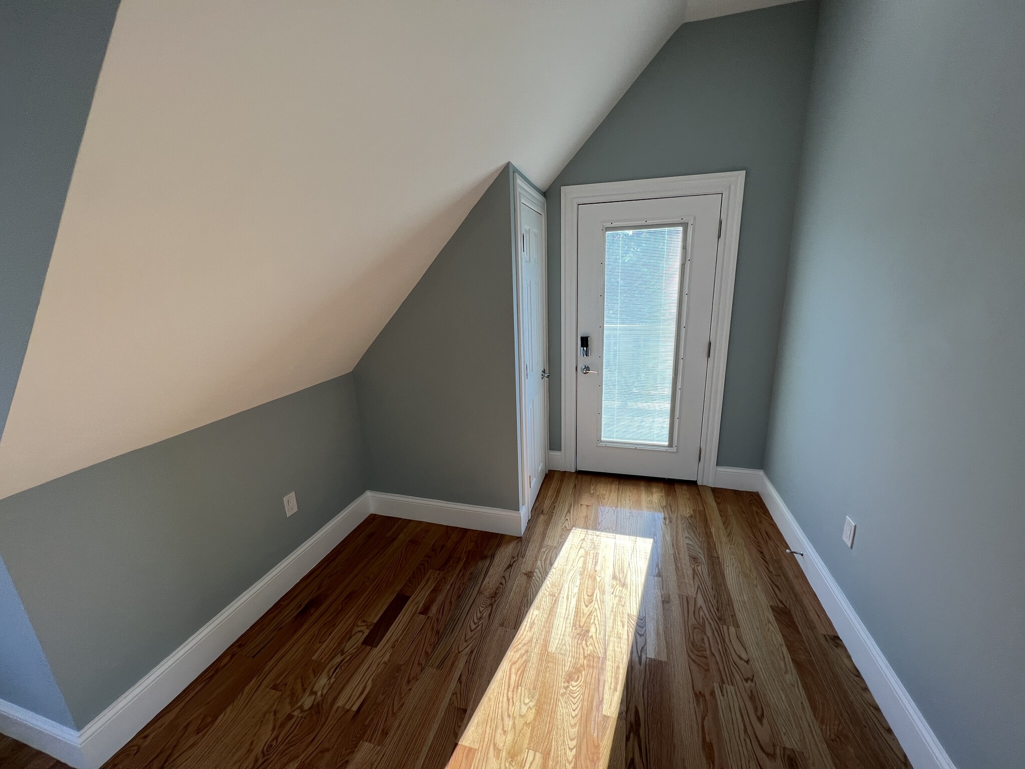 29 Alpine St, Magoun Square