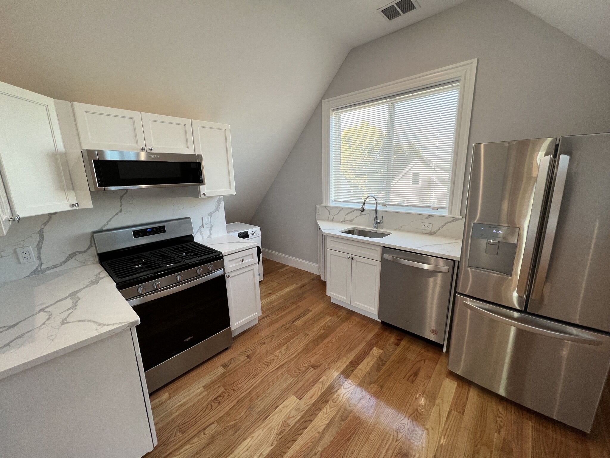 29 Alpine St, Magoun Square