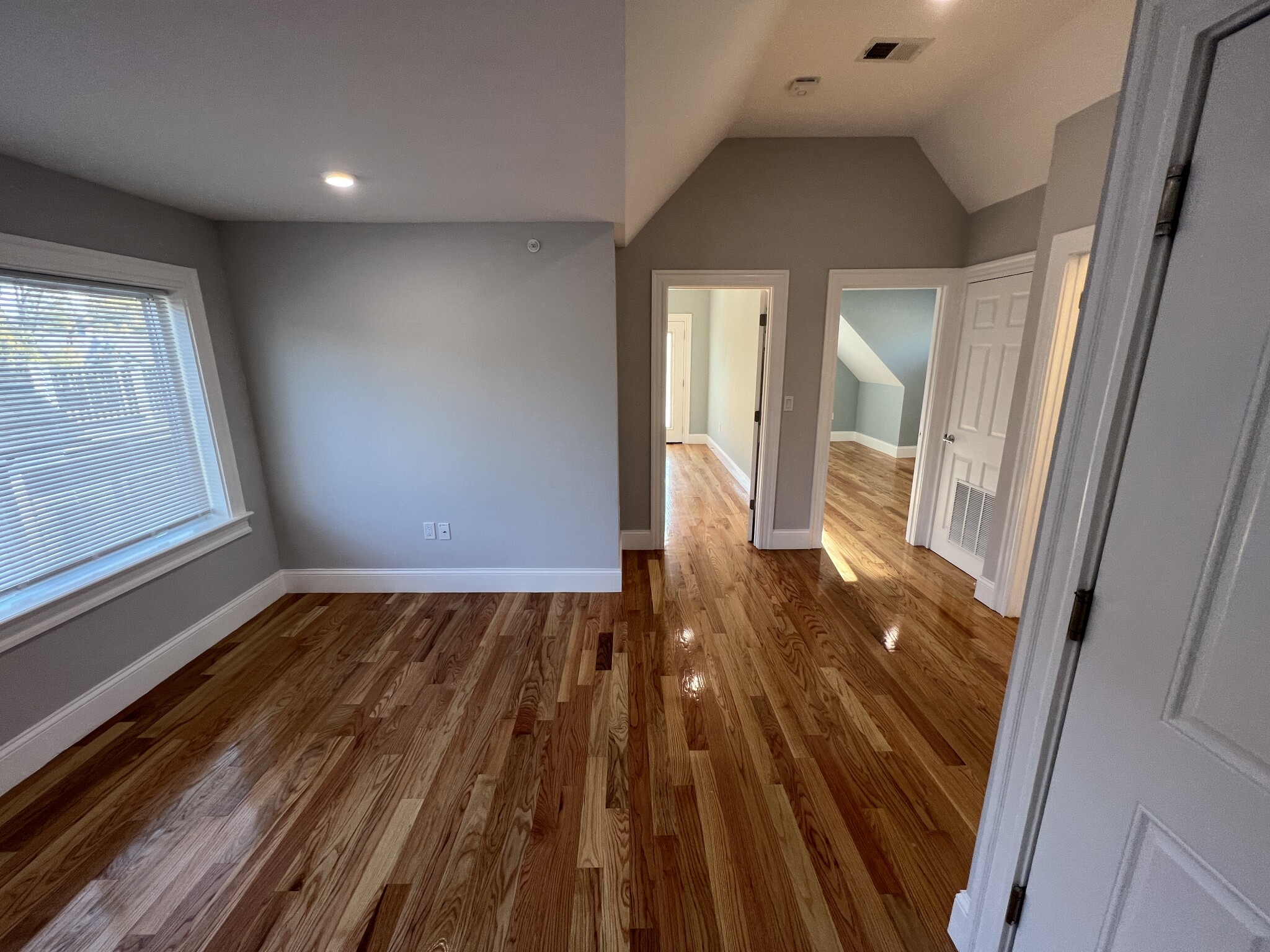 29 Alpine St, Magoun Square