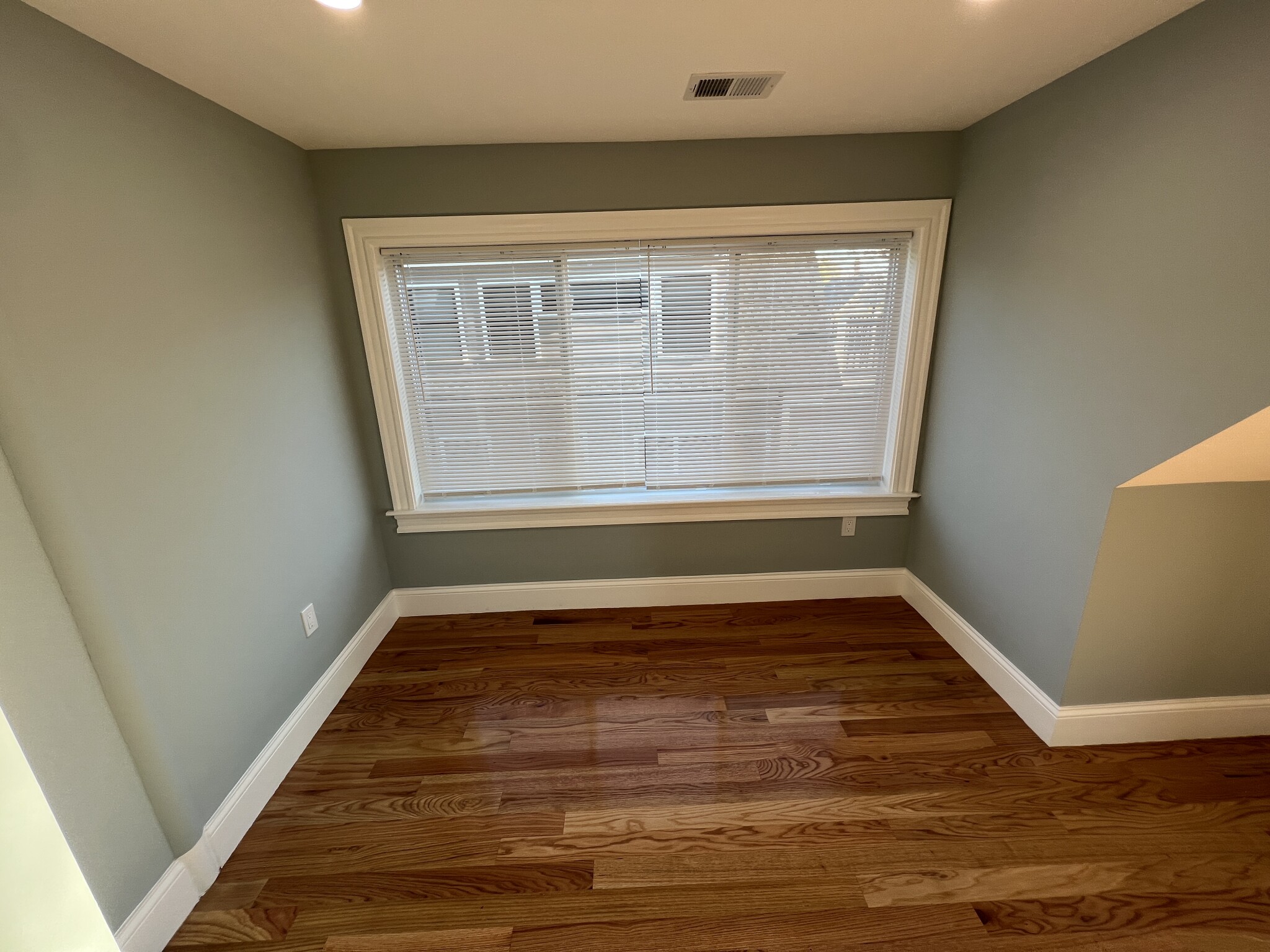 29 Alpine St, Magoun Square