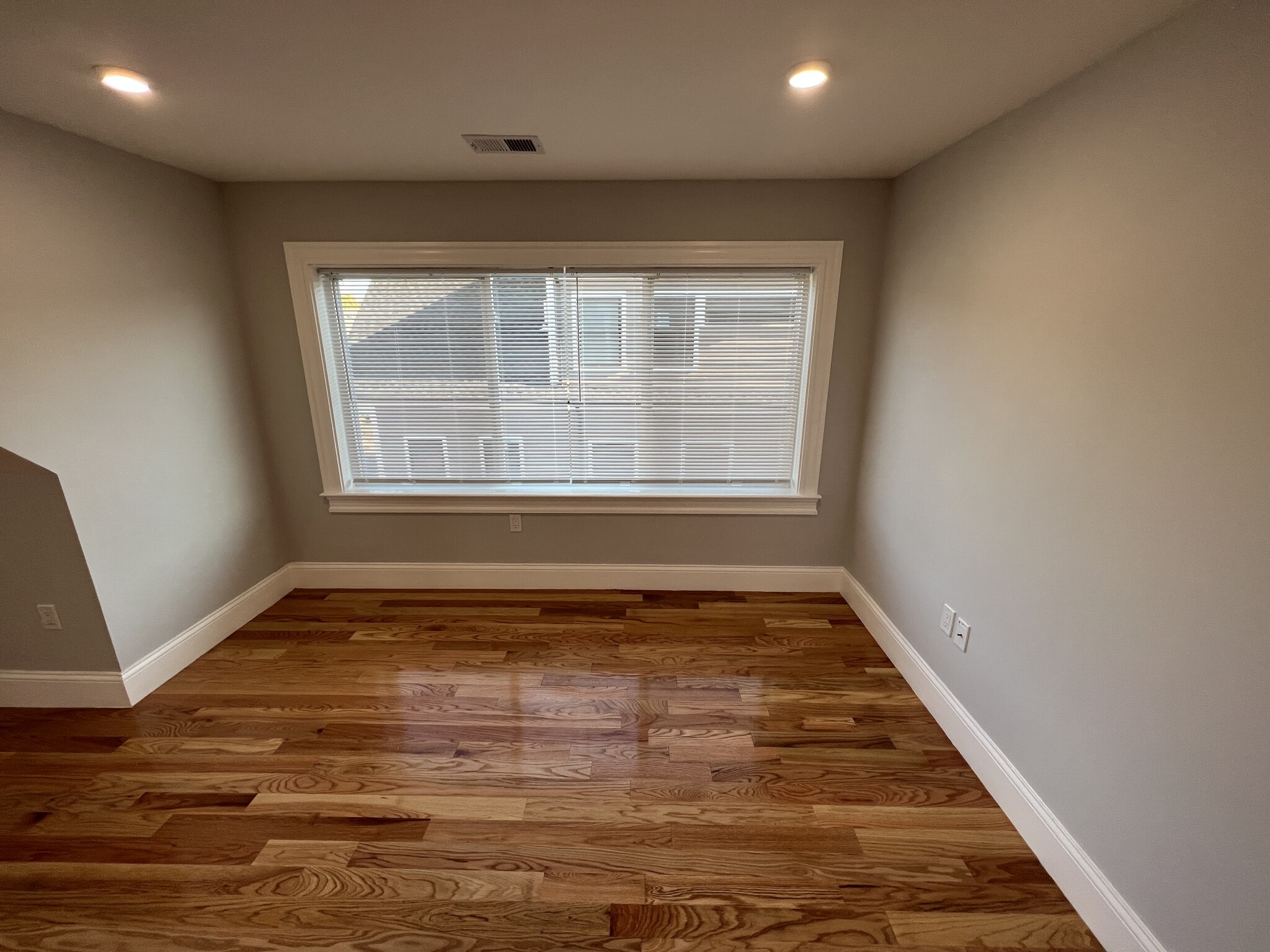 29 Alpine St, Magoun Square