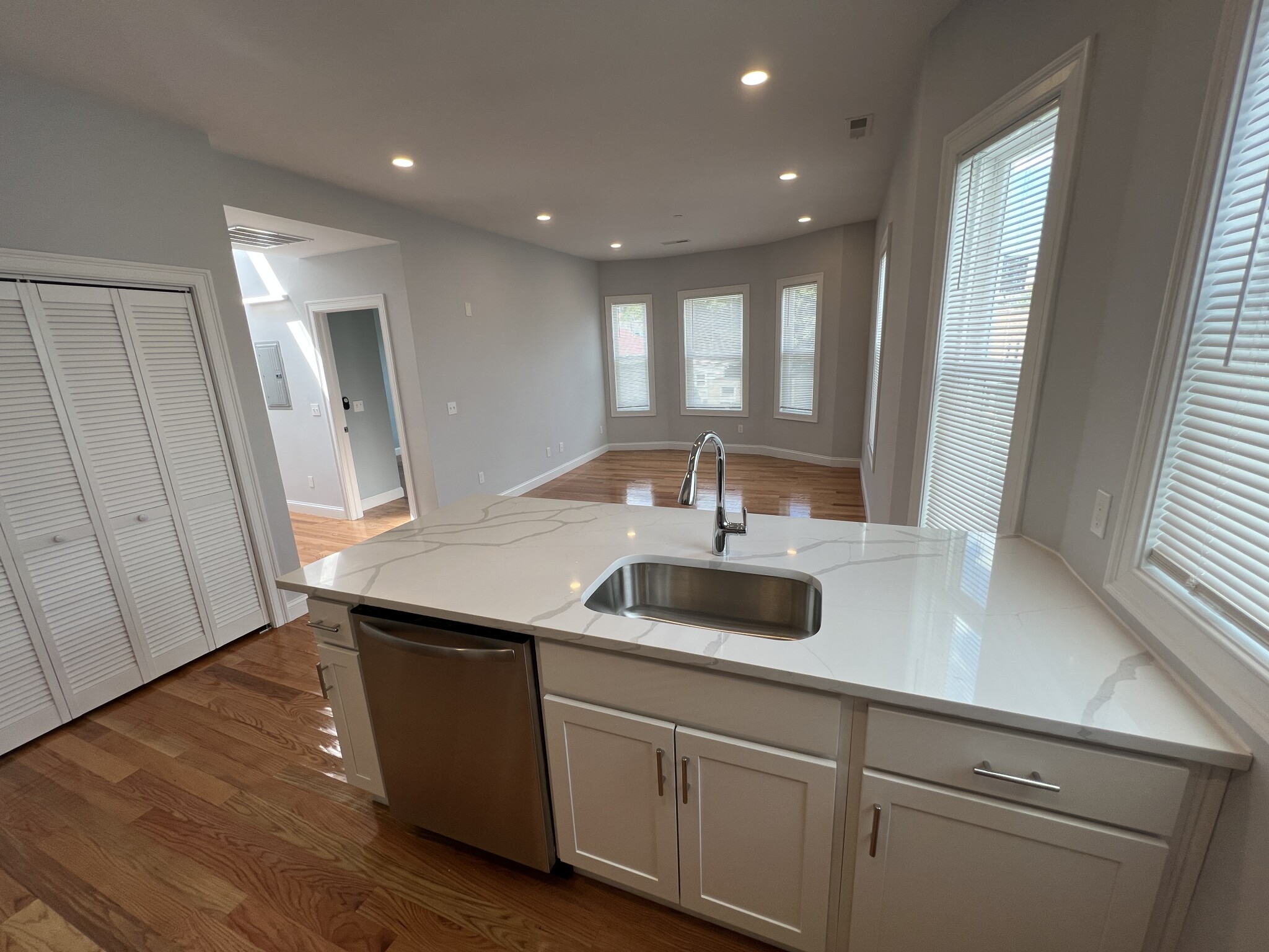 126 Cross St, East Somerville