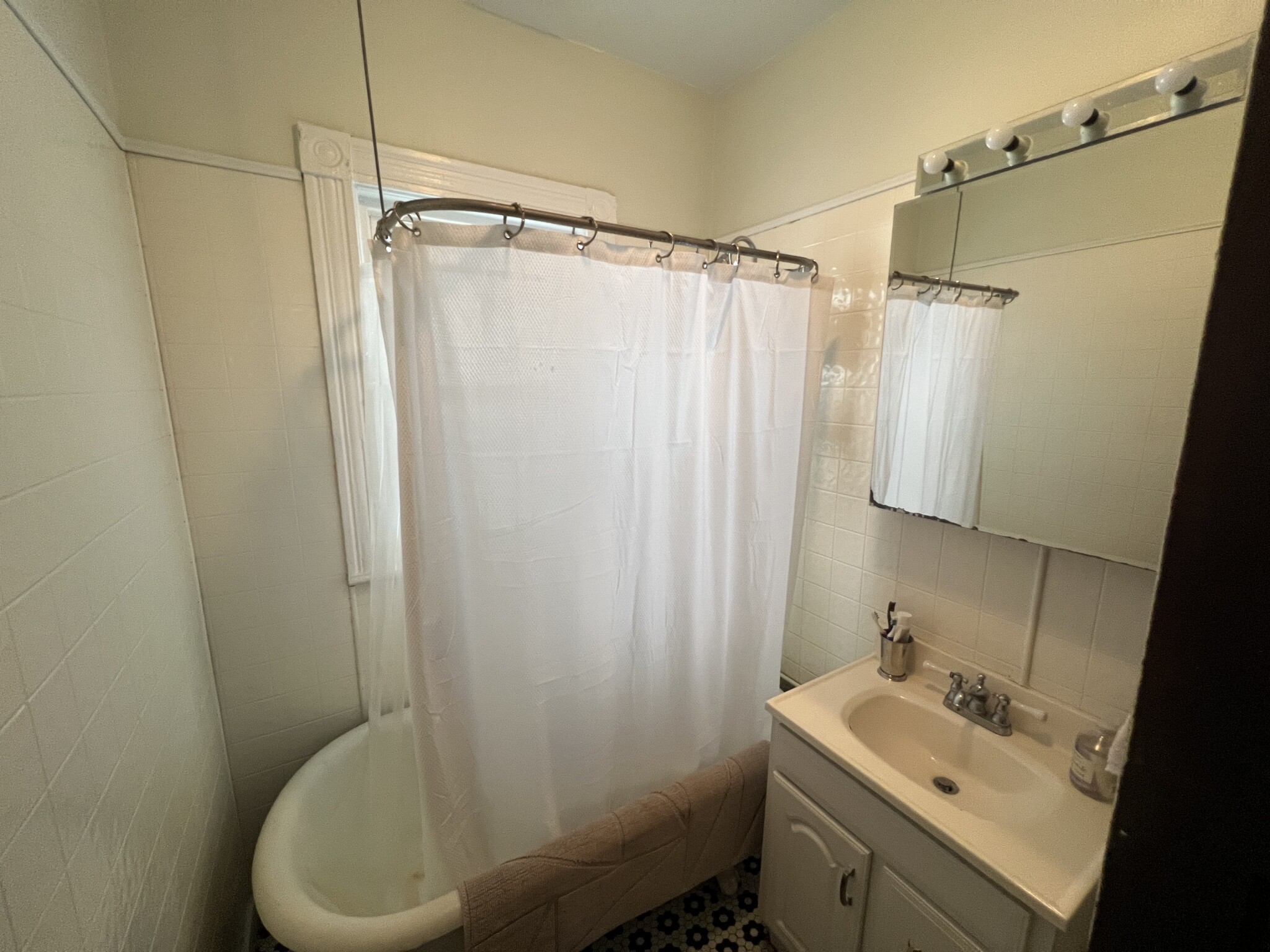 51 Ibbetson St, Porter Square