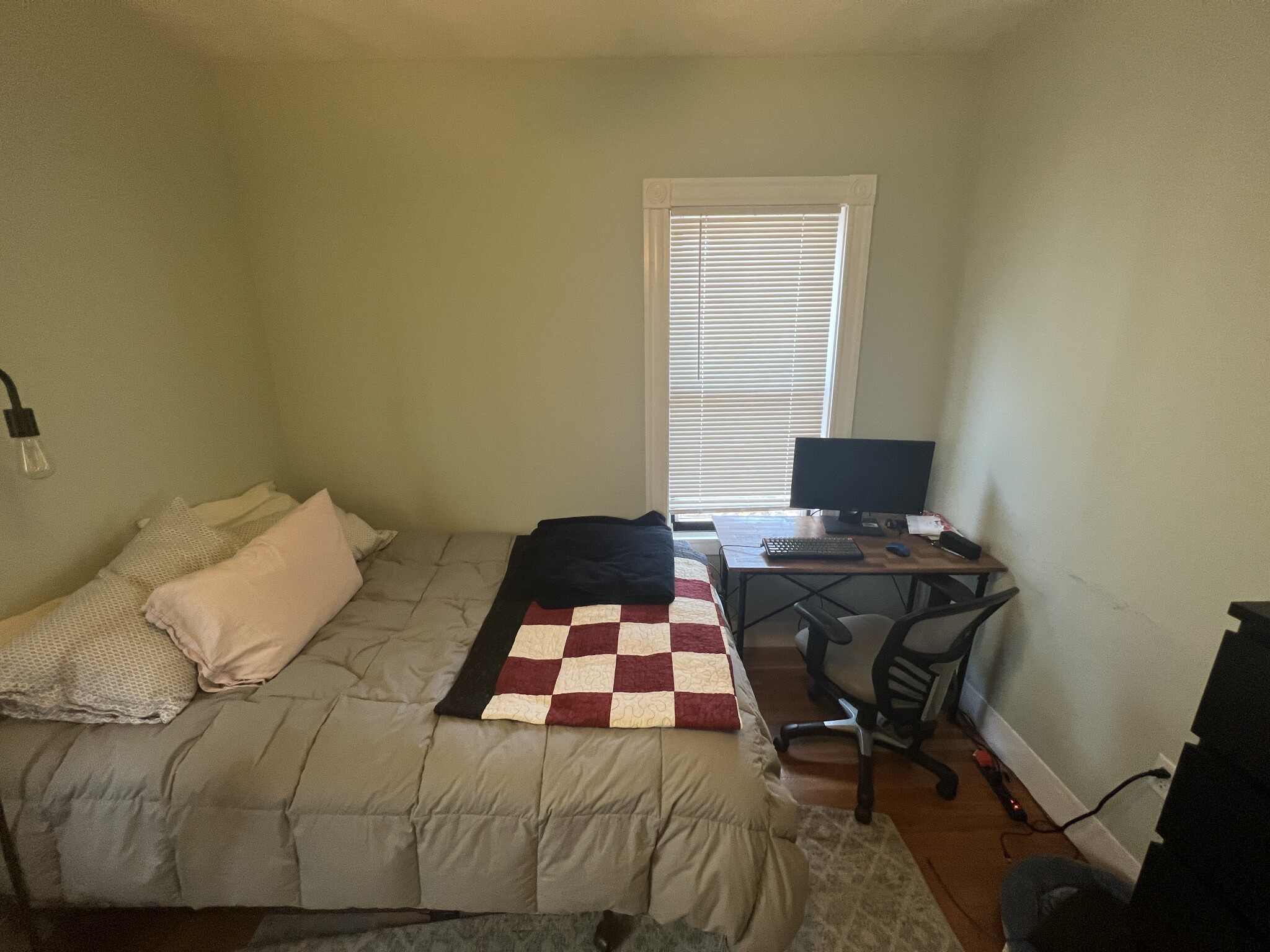 24 Ellington Rd, Davis Square