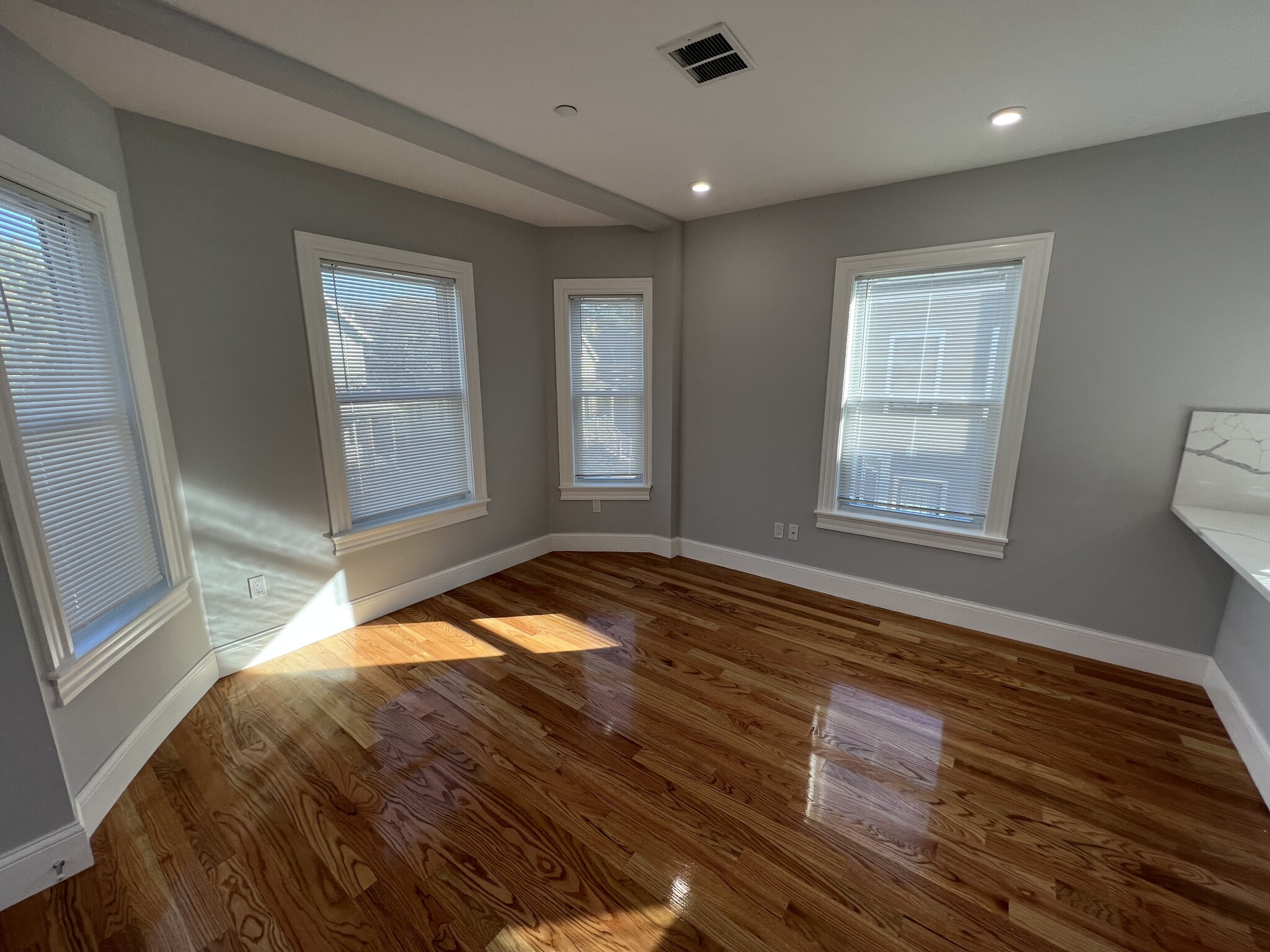 29 Alpine St, Powder House Square