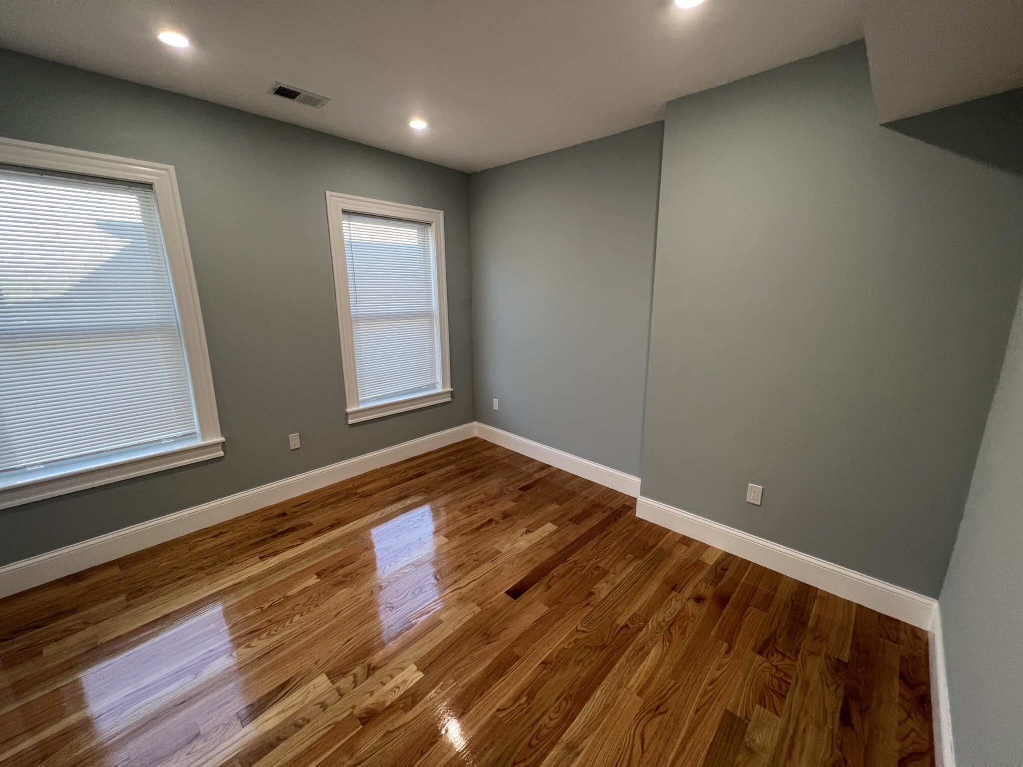 29 Alpine St, Powder House Square