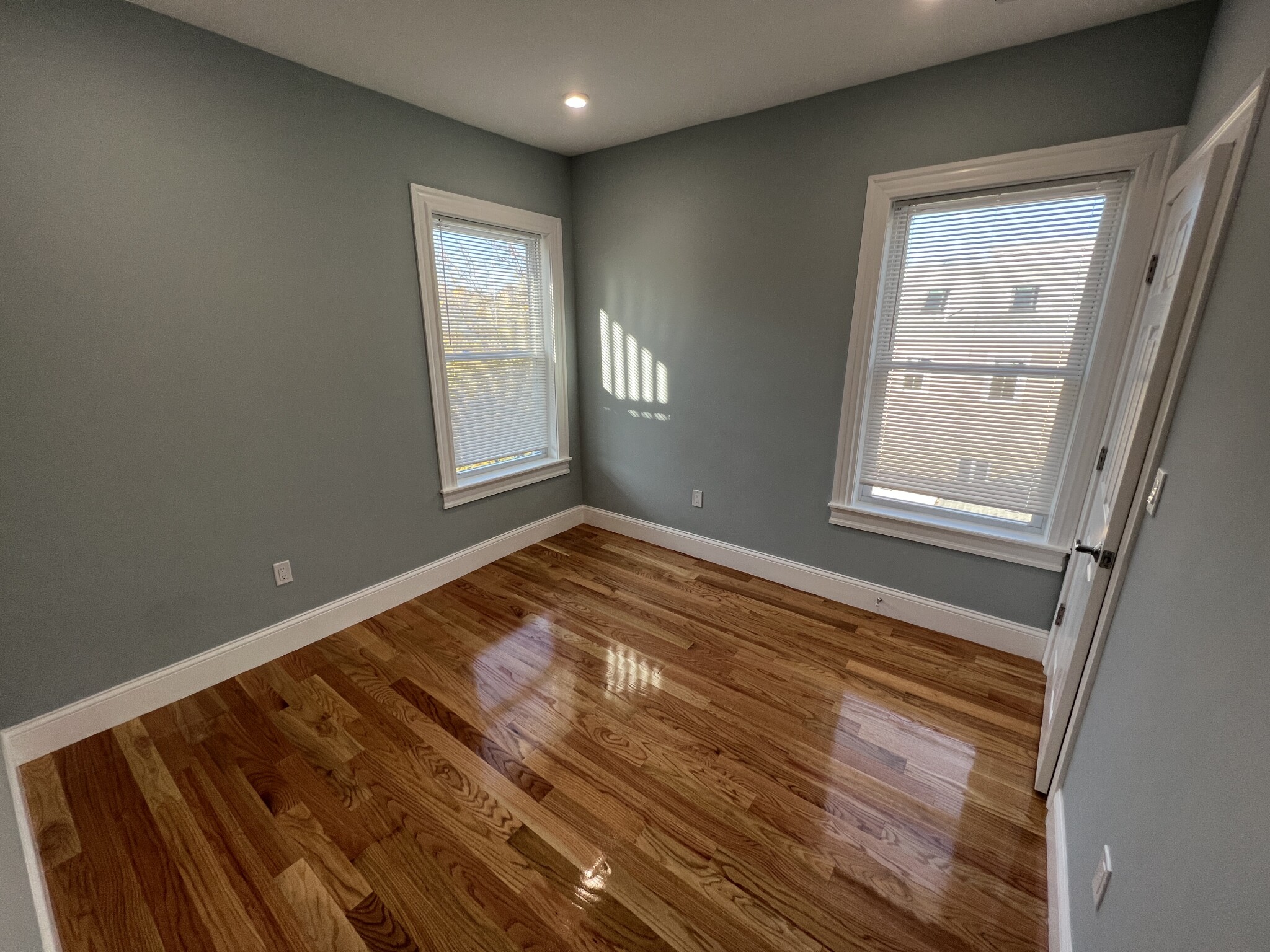 29 Alpine St, Powder House Square