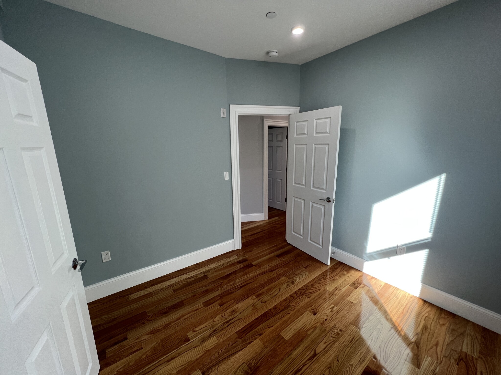 29 Alpine St, Powder House Square