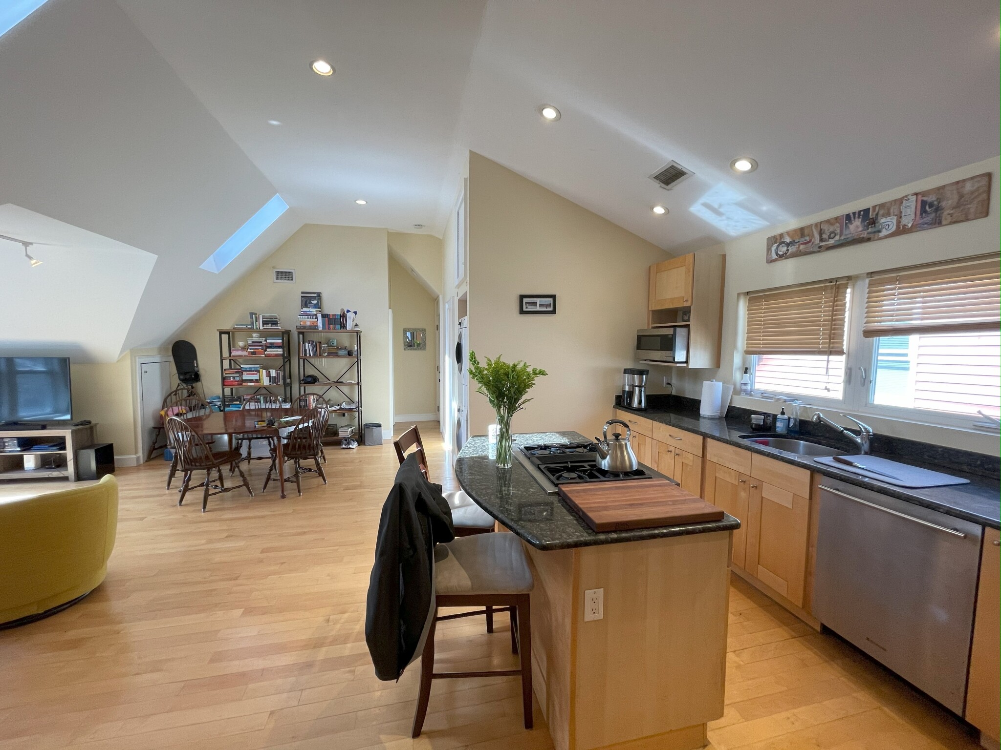 19 Chandler St, Tufts