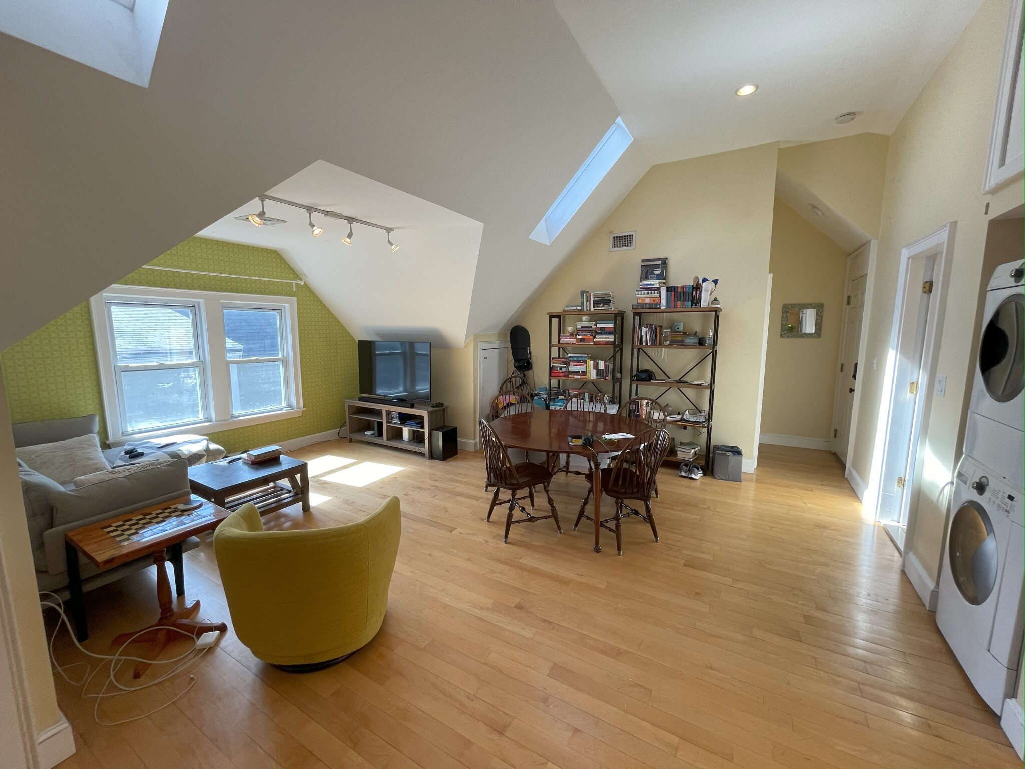 19 Chandler St, Tufts