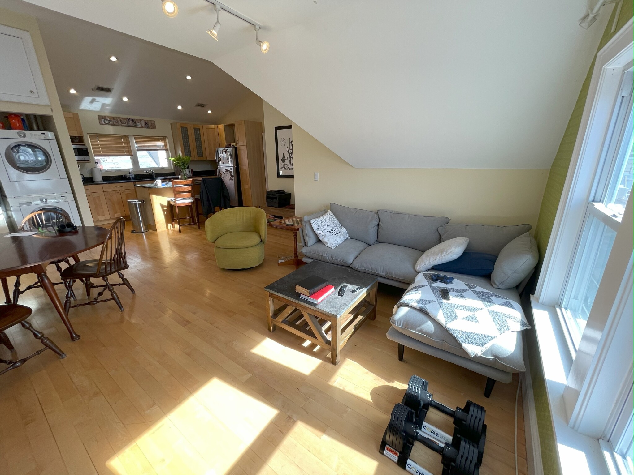 19 Chandler St, Tufts