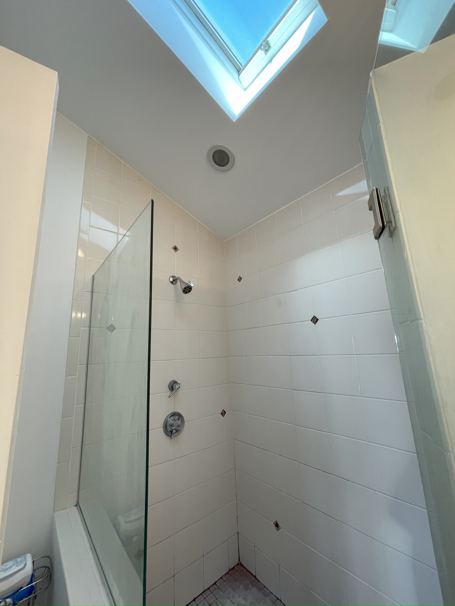 19 Chandler St, Tufts