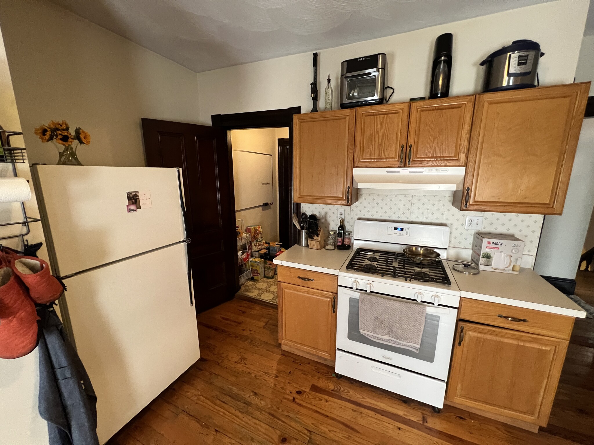 Photos of apartment on Holland St.,Somerville MA 02144
