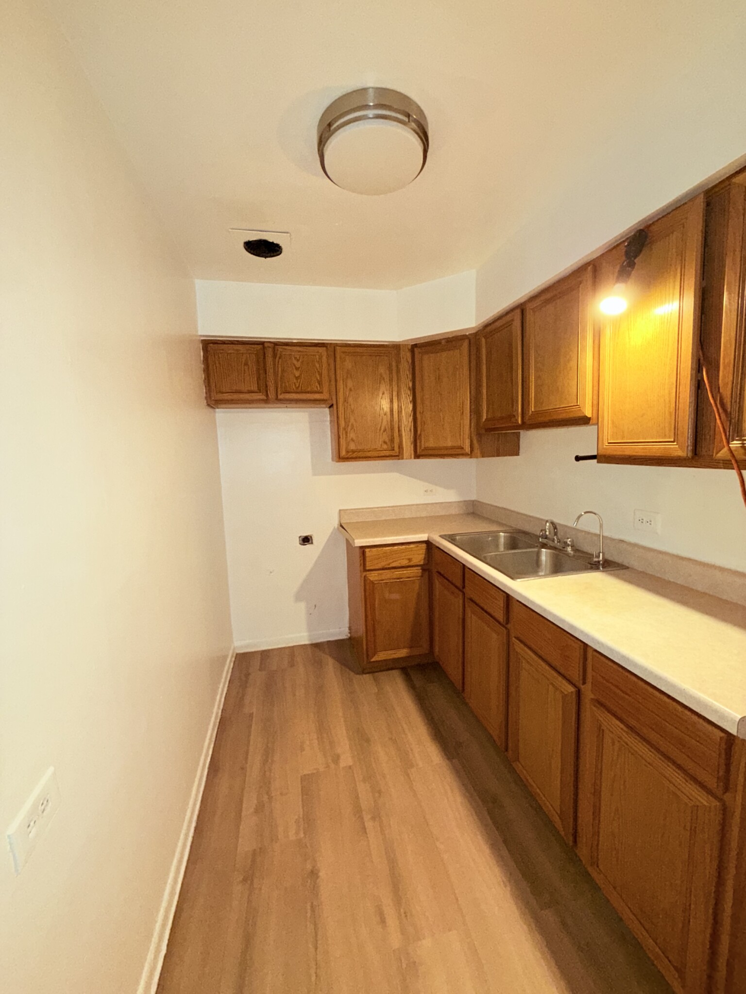 5746 North Sheridan, Chicago, IL - 1,450 USD/ month