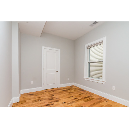 244 Leyden St, East Boston