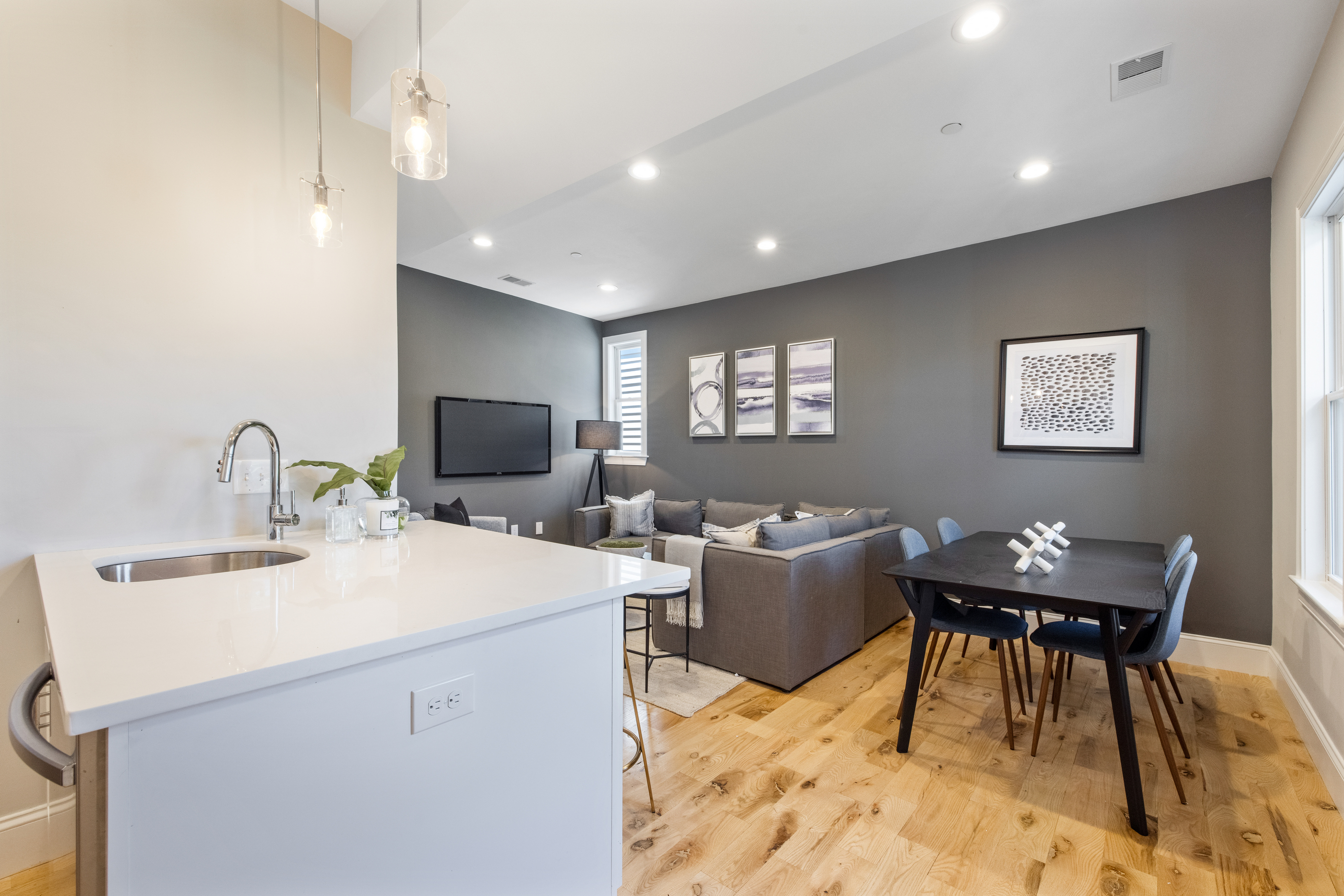 4 bed, 2 bath apartment for rent at 128 Bremen Unit 2 Furnished, East Boston — photo 2 of 8