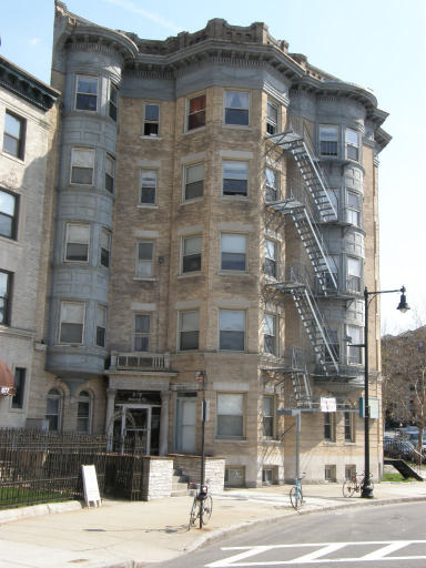 879 Beacon St, Fenway