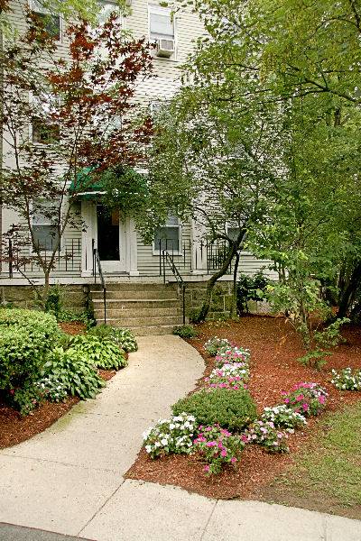 5 Ashford Ct, Allston