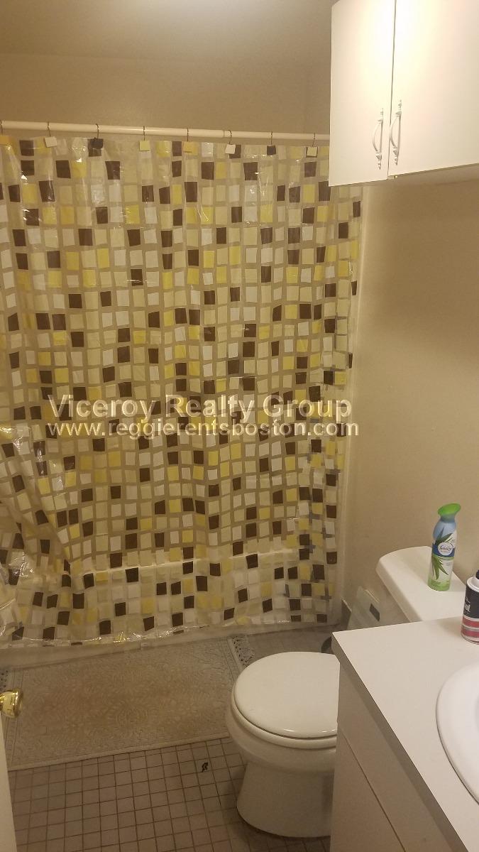 228 West 9th St, South Boston