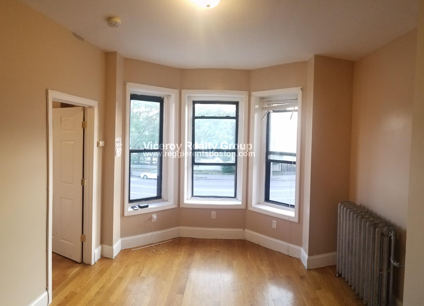 252 Warren St, Roxbury