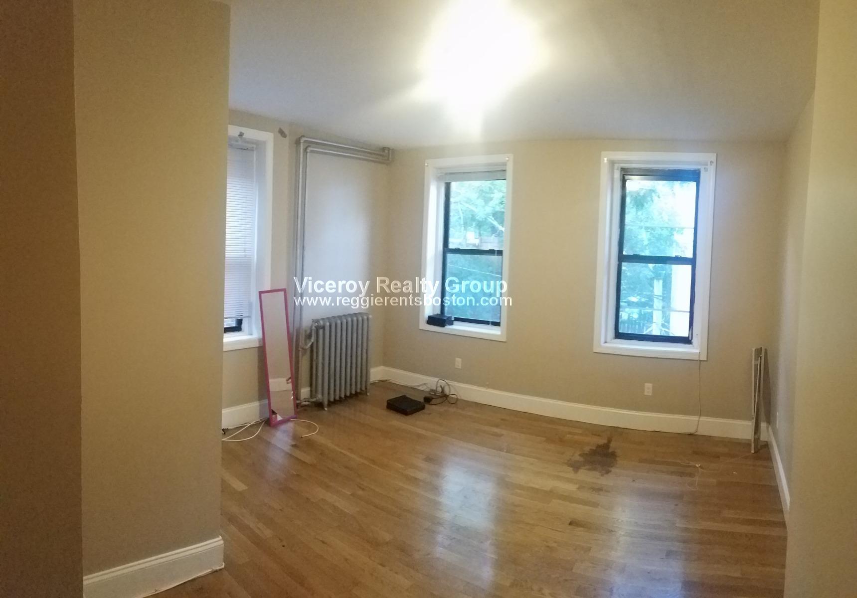 252 Warren St, Roxbury