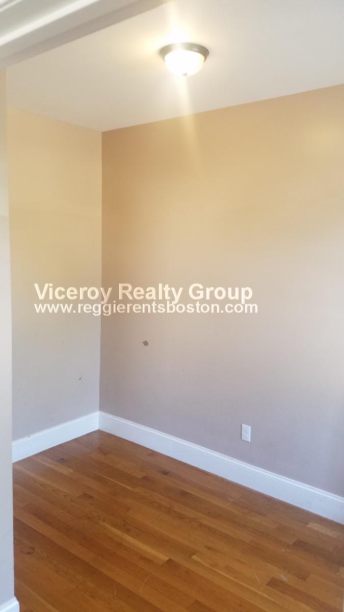 252 Warren St, Roxbury