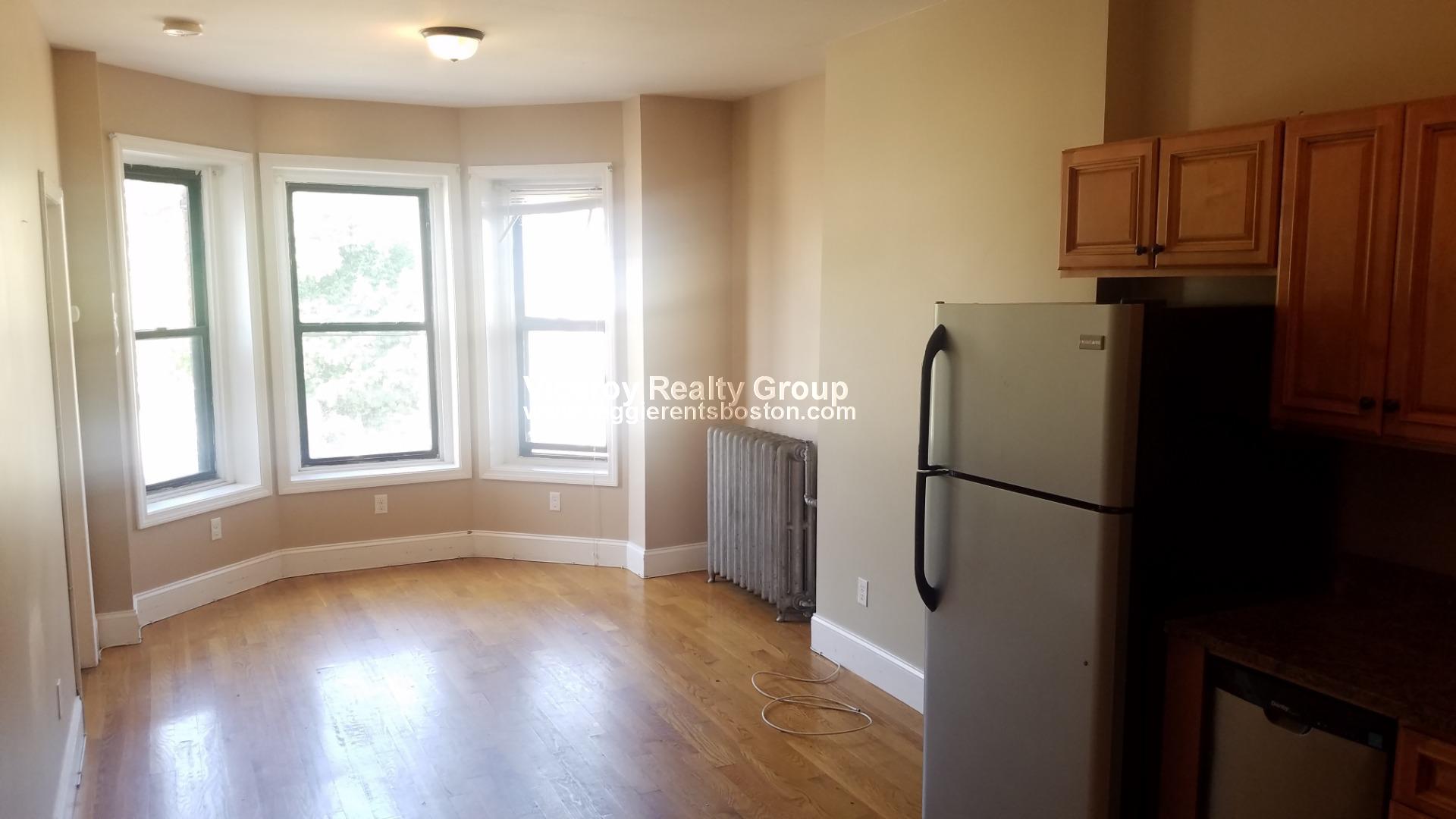 252 Warren St, Roxbury