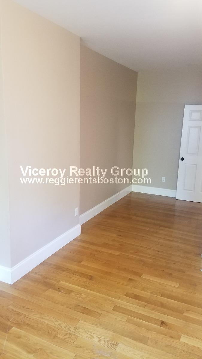 252 Warren St, Roxbury