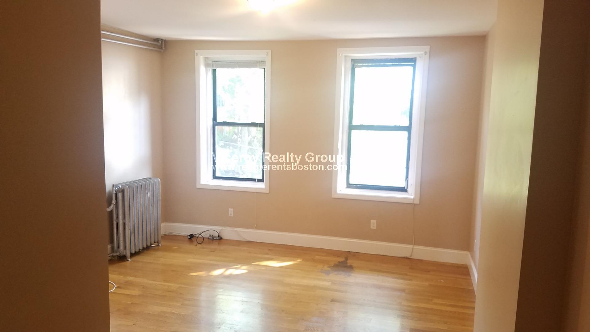 252 Warren St, Roxbury