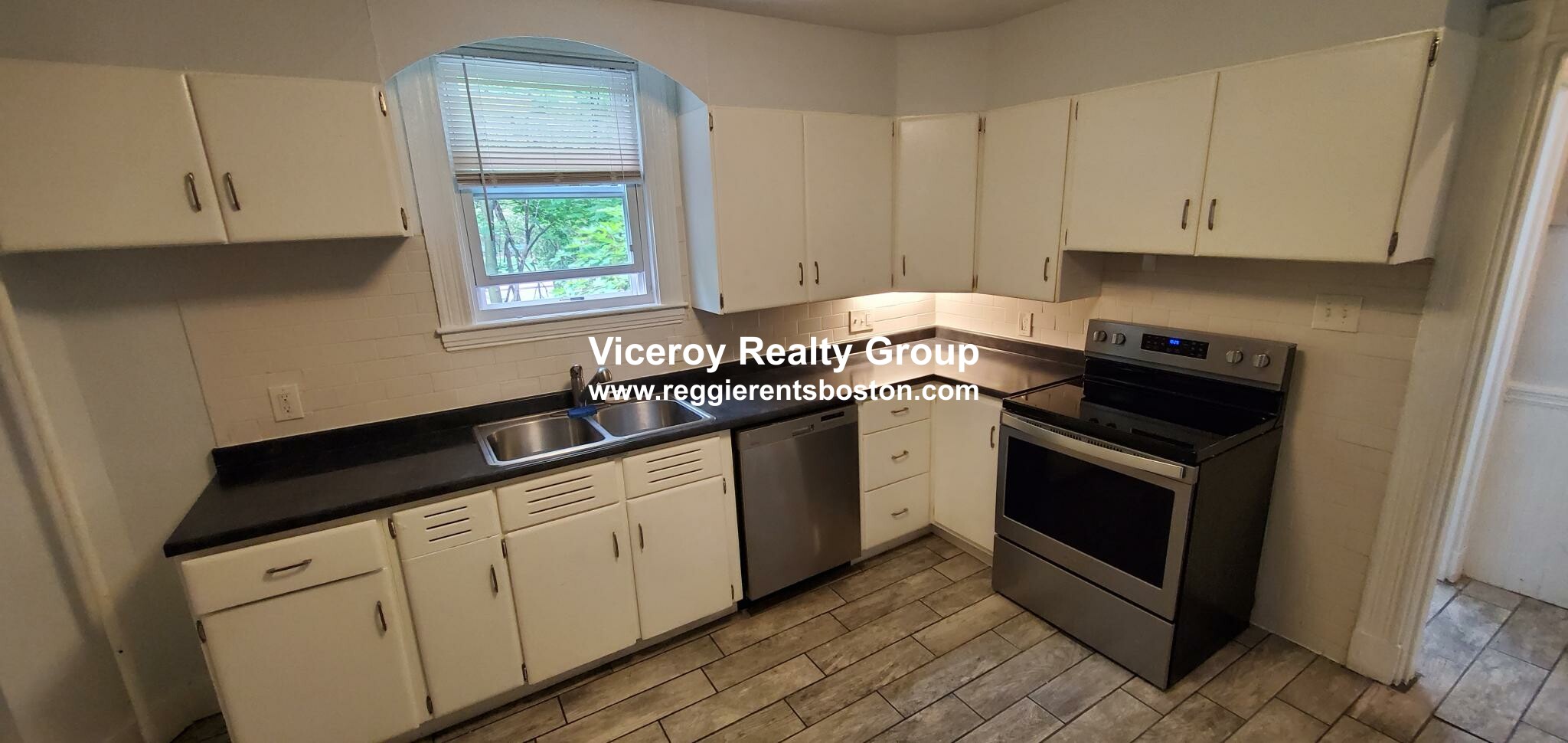 82 Rockland St, Roxbury