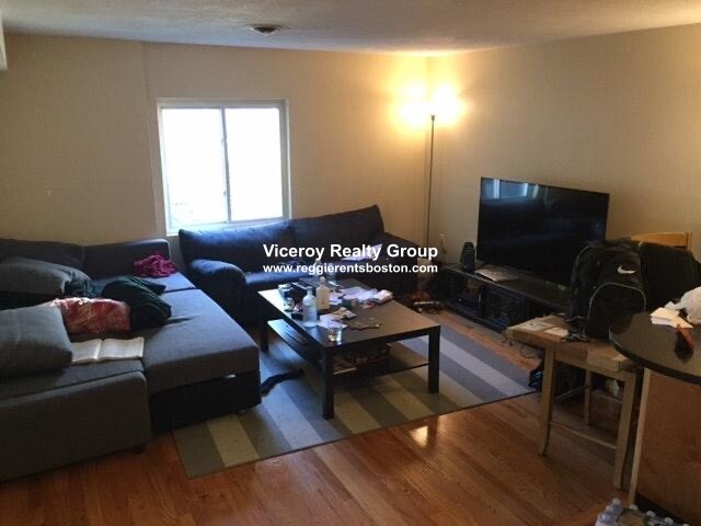 385 Dorchester St, South Boston