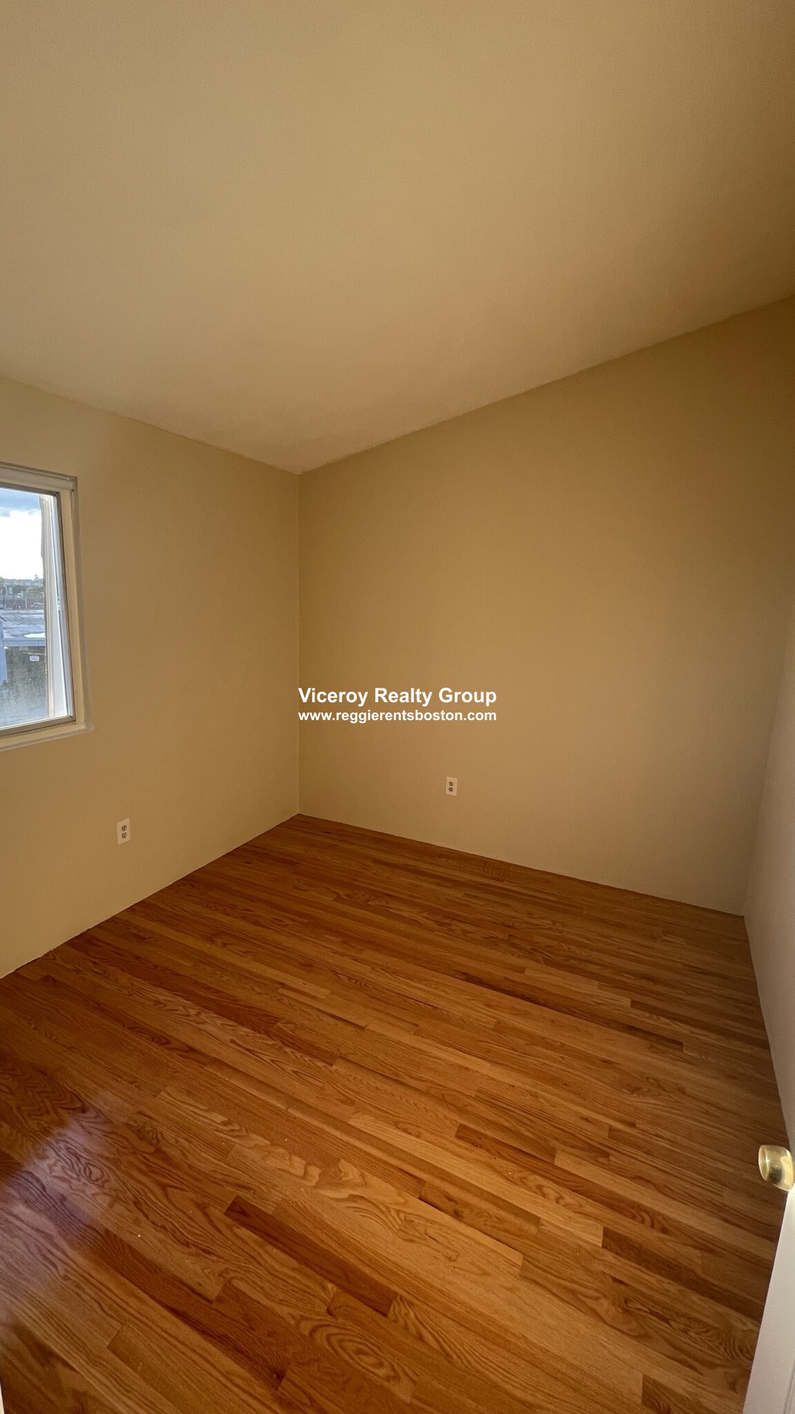 385 Dorchester St, South Boston