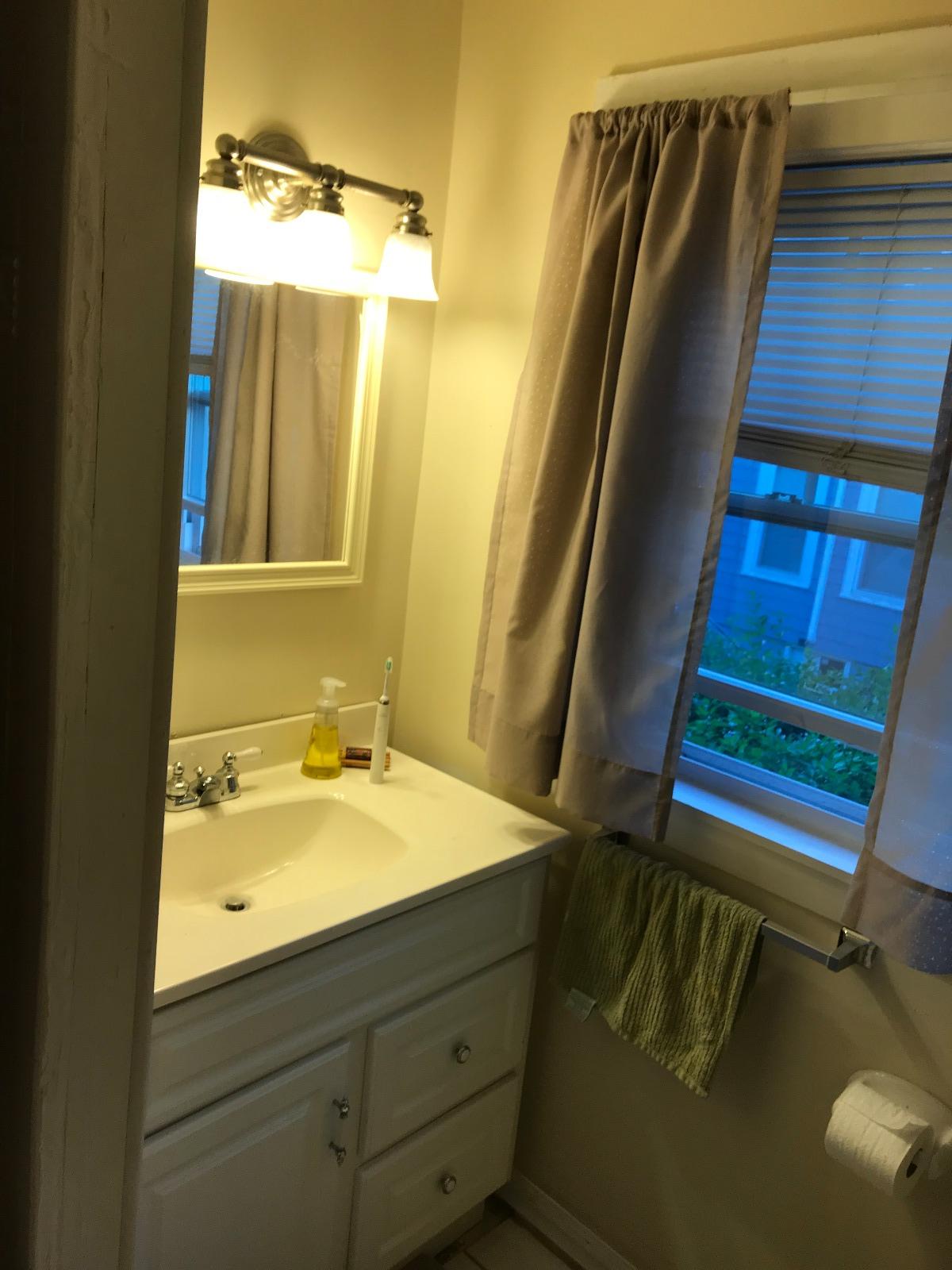 295 Lebanon St, Oak Grove - Pine Banks