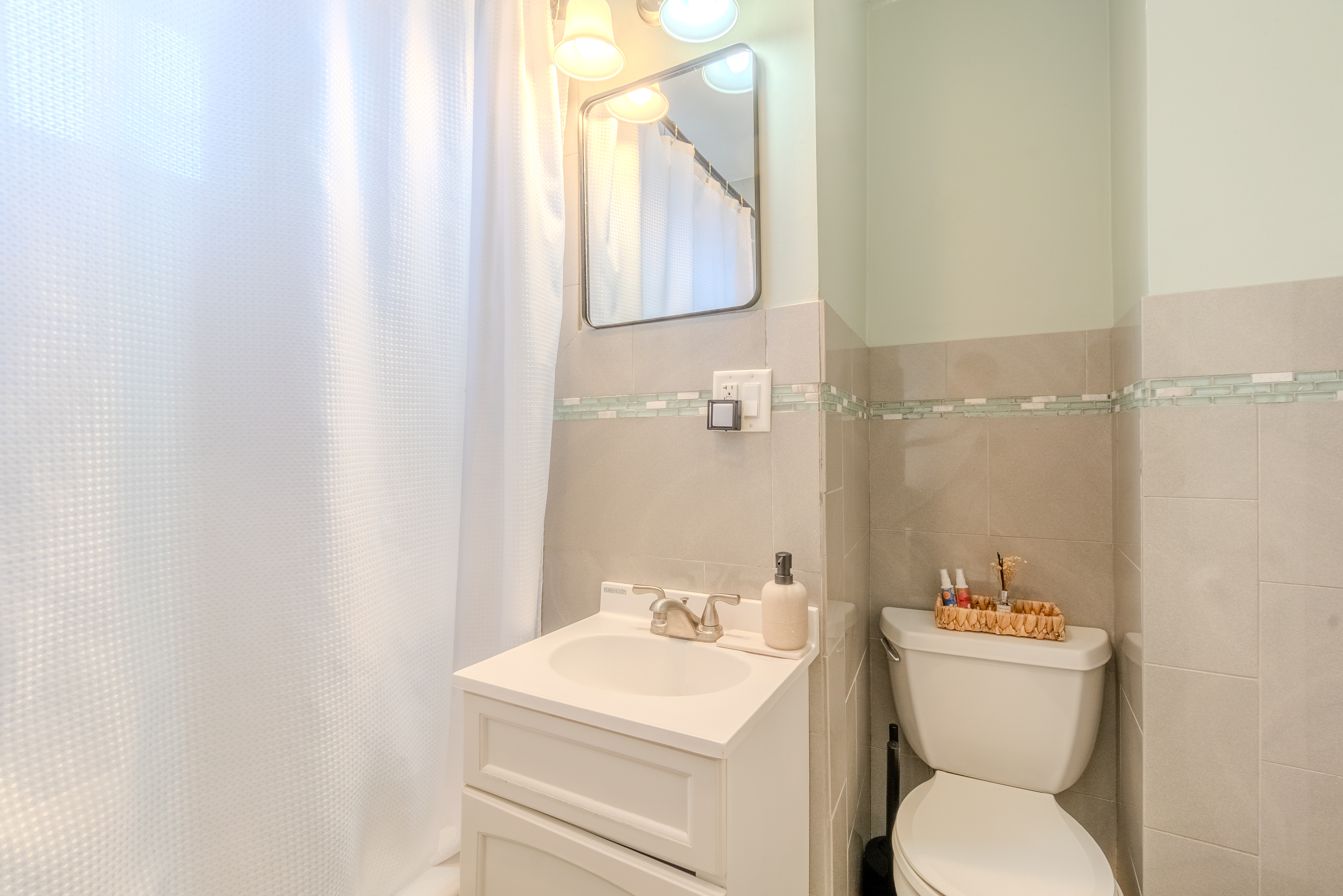 Photos of apartment on Albion,Somerville MA 02143