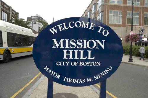 4 bed, 1 bath apartment for rent at 173 Hillside St Unit 1, Mission Hill — photo 1 of 10