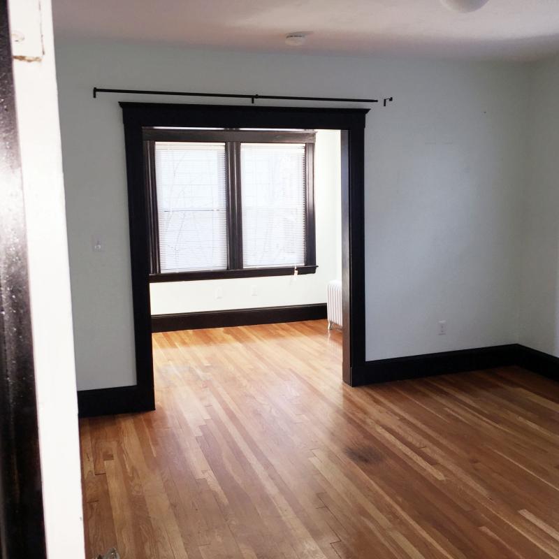 4 bed, 1 bath apartment for rent at 173 Hillside St Unit 1, Mission Hill — photo 3 of 10