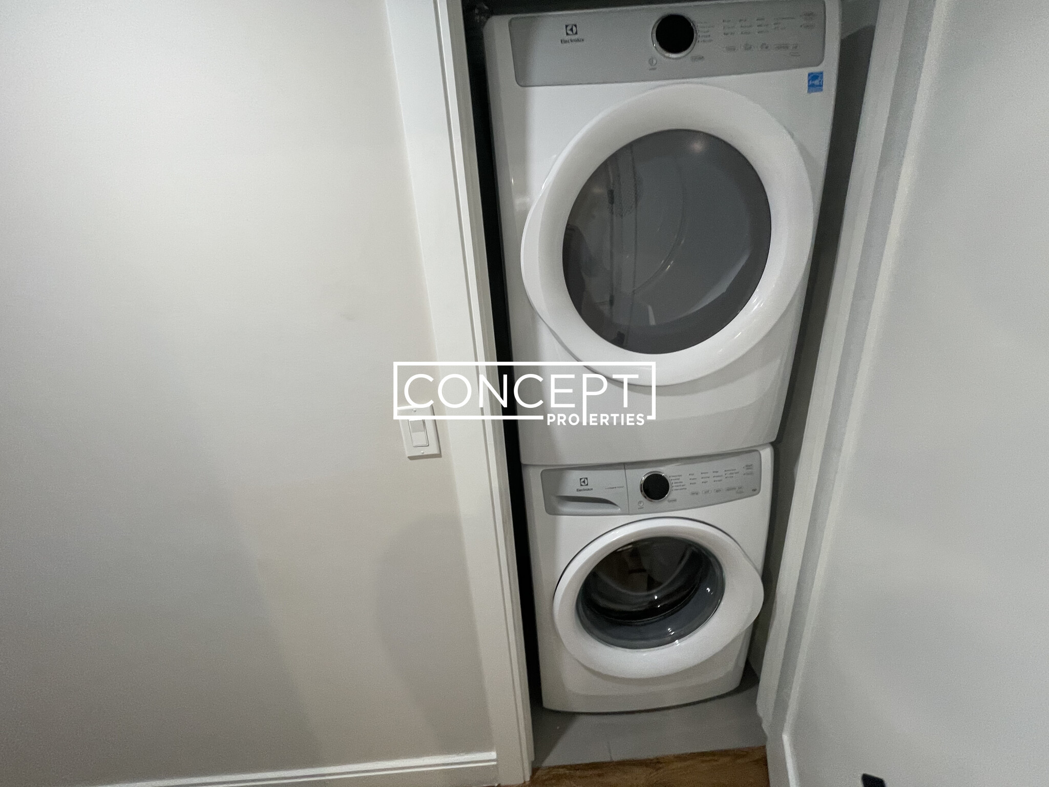 49 Alpine St, Roxbury