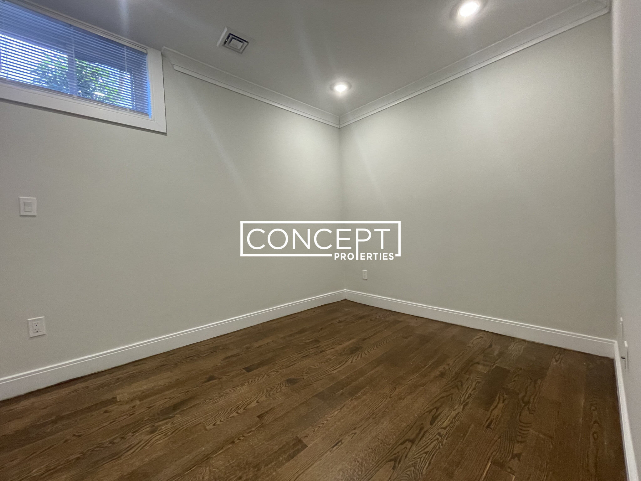 49 Alpine St, Roxbury