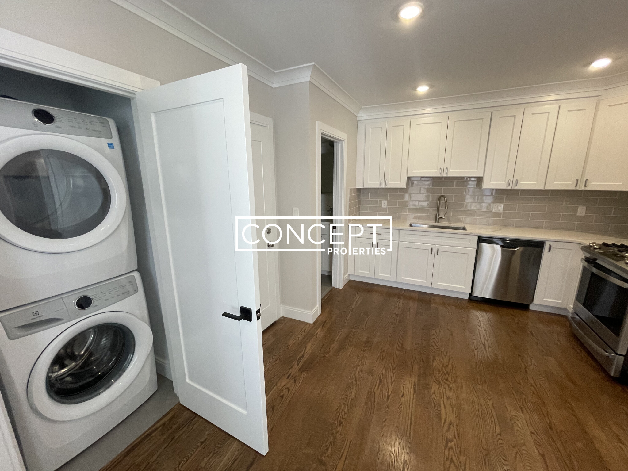 49 Alpine St, Roxbury