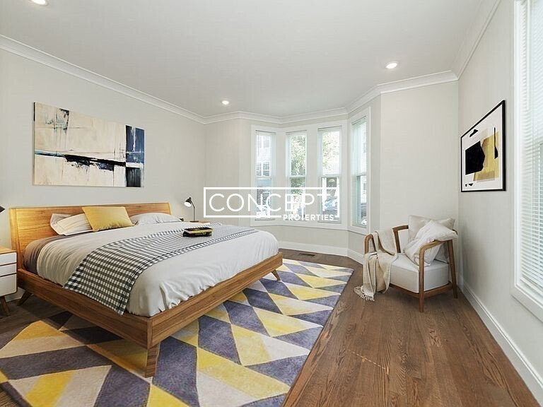 49 Alpine St, Roxbury