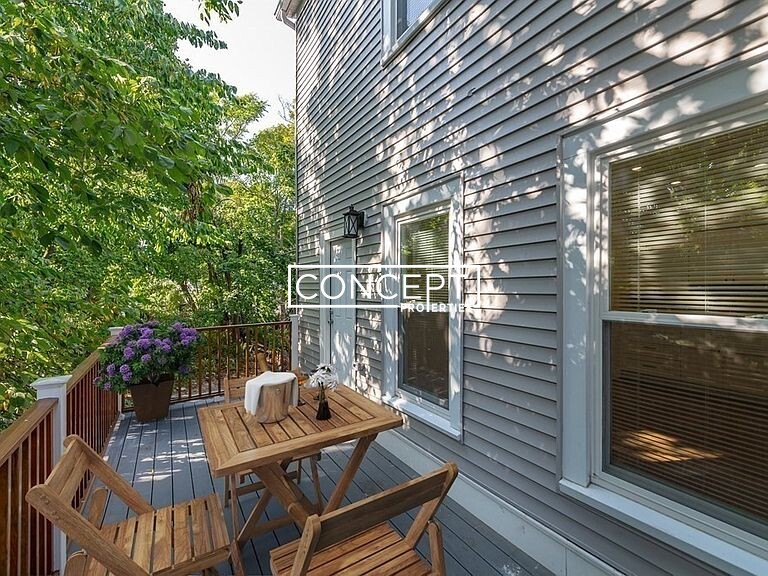 49 Alpine St, Roxbury