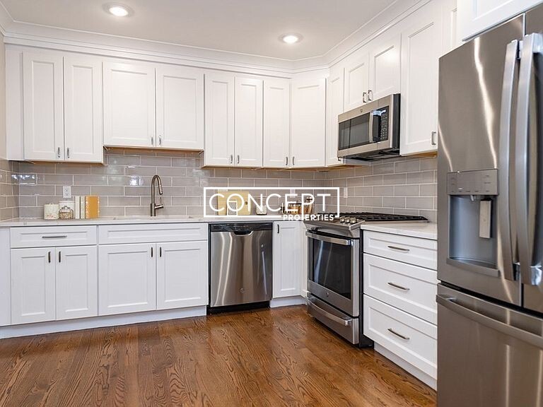 49 Alpine St, Roxbury