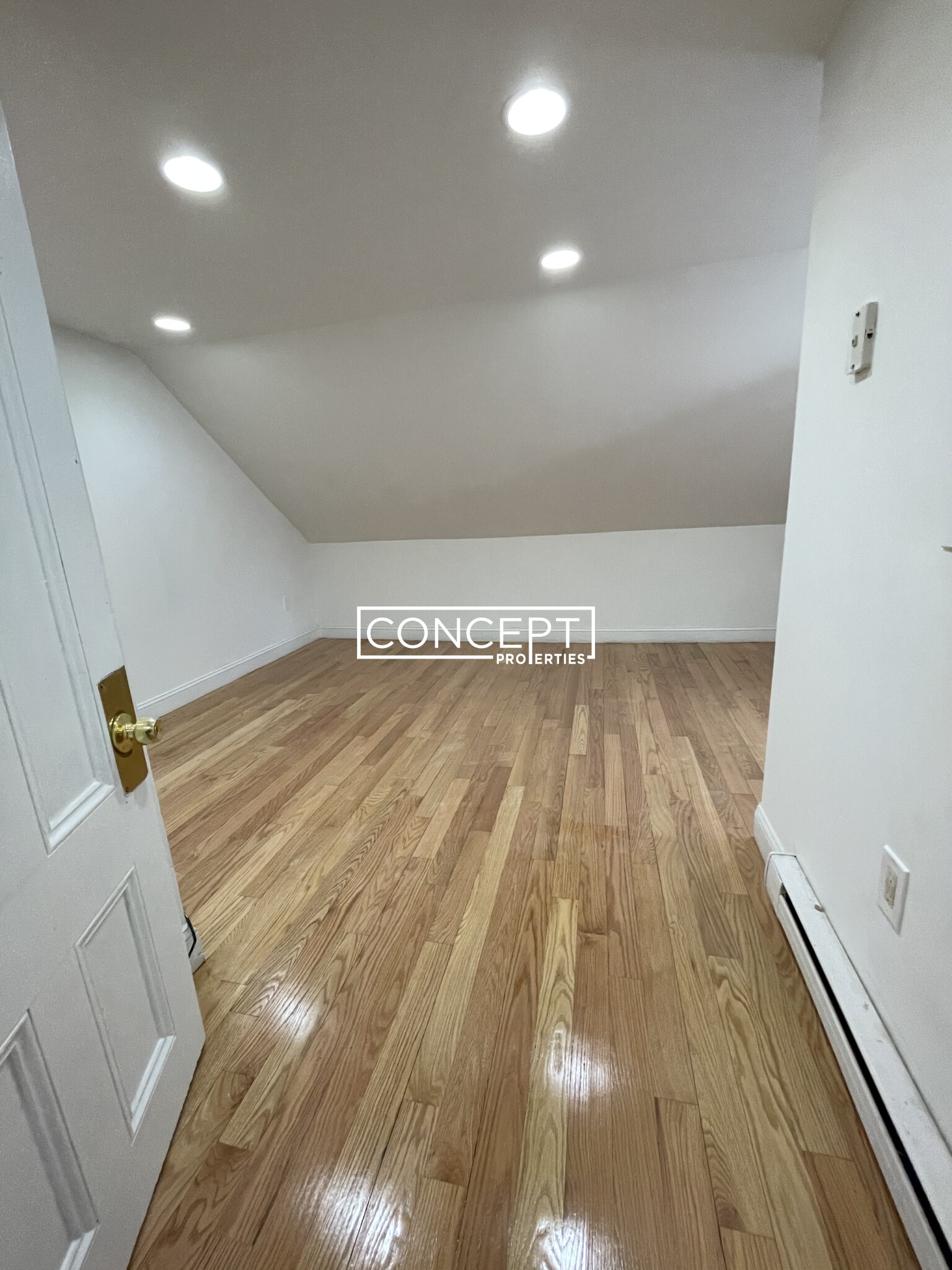 26 Woodville St, Roxbury