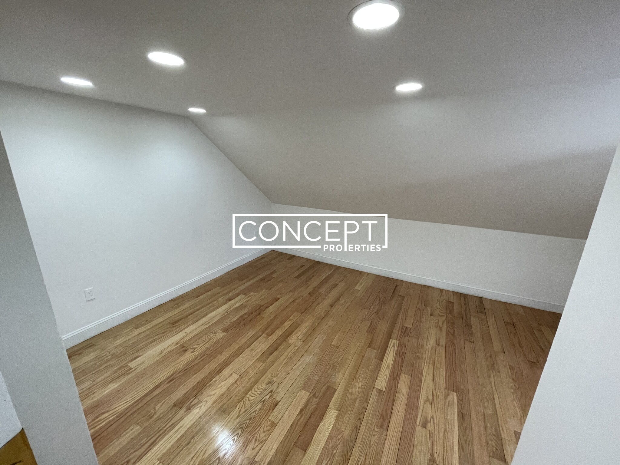 26 Woodville St, Roxbury