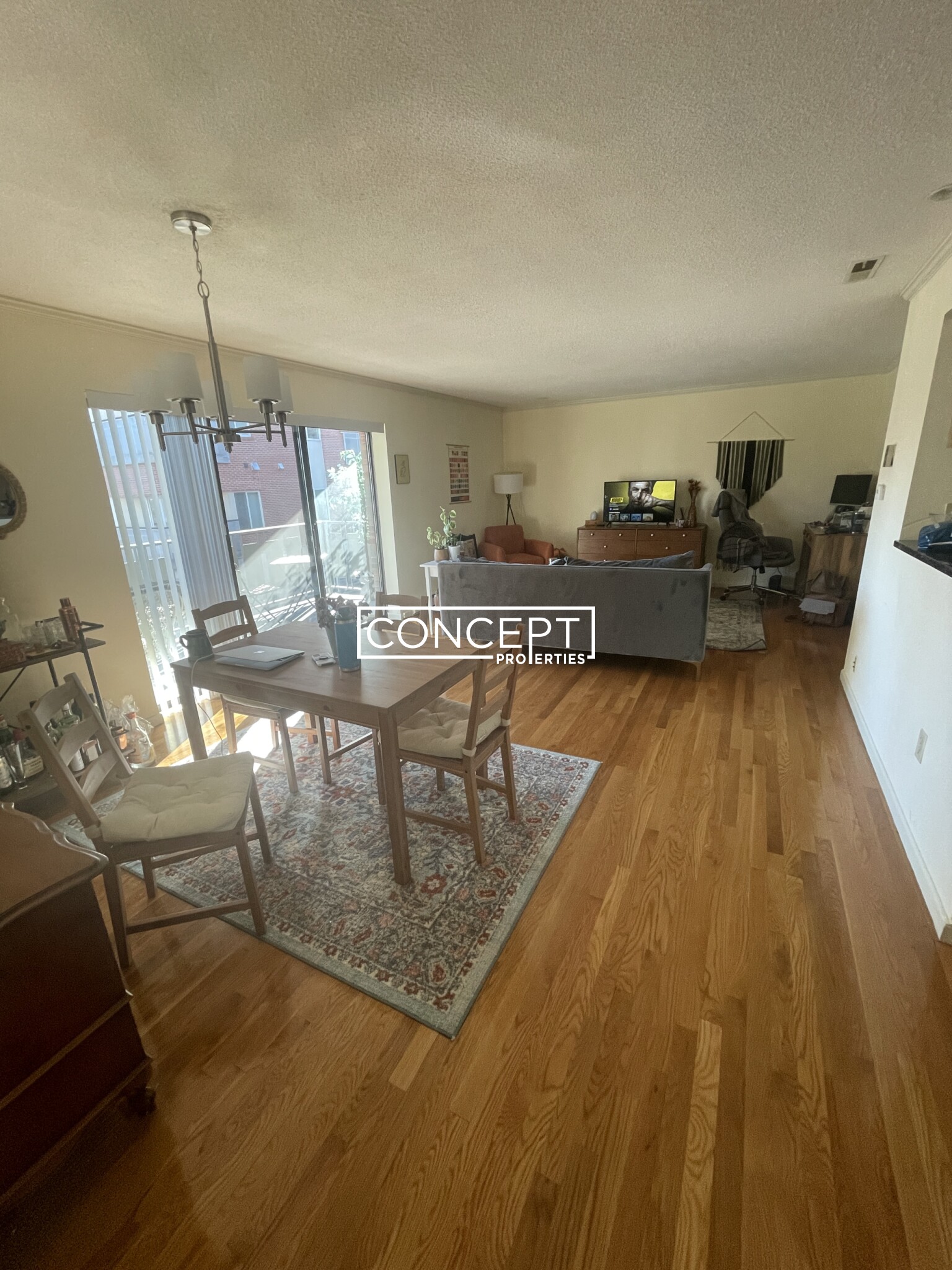 320 Hammond Pond Pkwa, Chestnut Hill