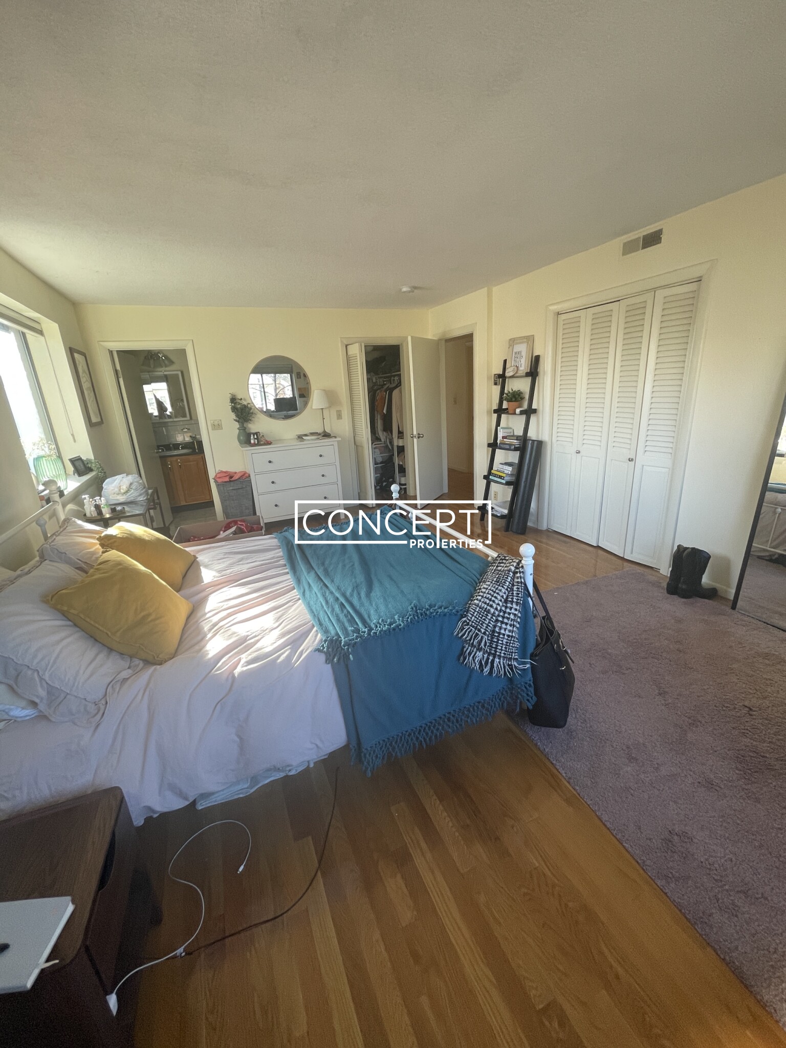 320 Hammond Pond Pkwa, Chestnut Hill