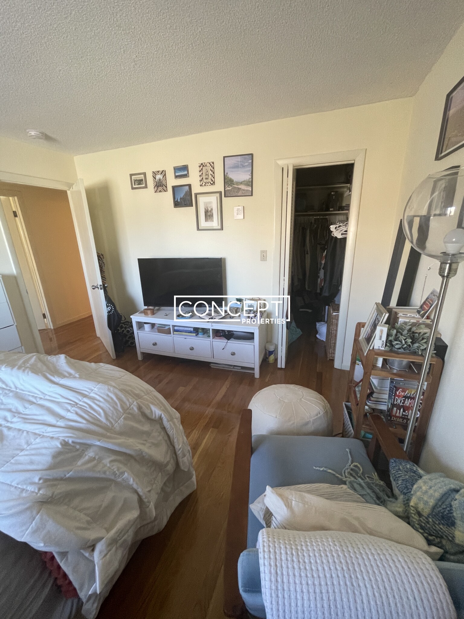 320 Hammond Pond Pkwa, Chestnut Hill